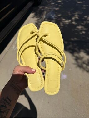 Dolce Vita Pale Yellow Strappy Square-Toe Sandals